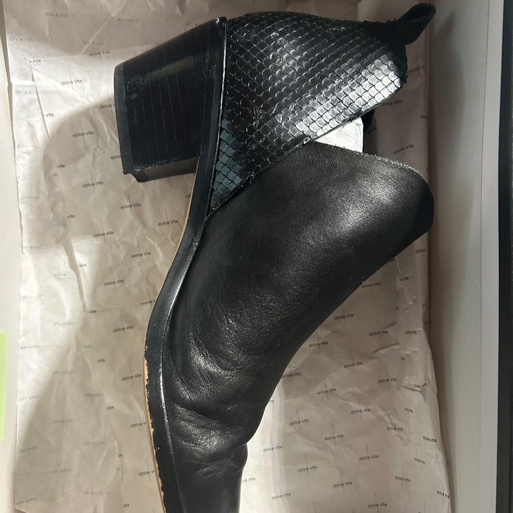 Dolce Vita Black Textured Heeled Boots - Picture 4 of 10